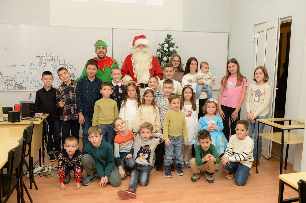 Deda Mraz u poseti Akademiji